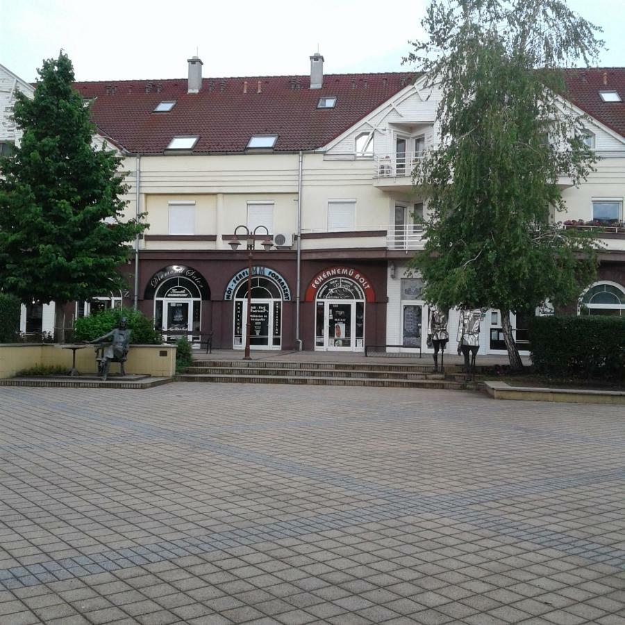 Mary Apartment Siófok Zewnętrze zdjęcie